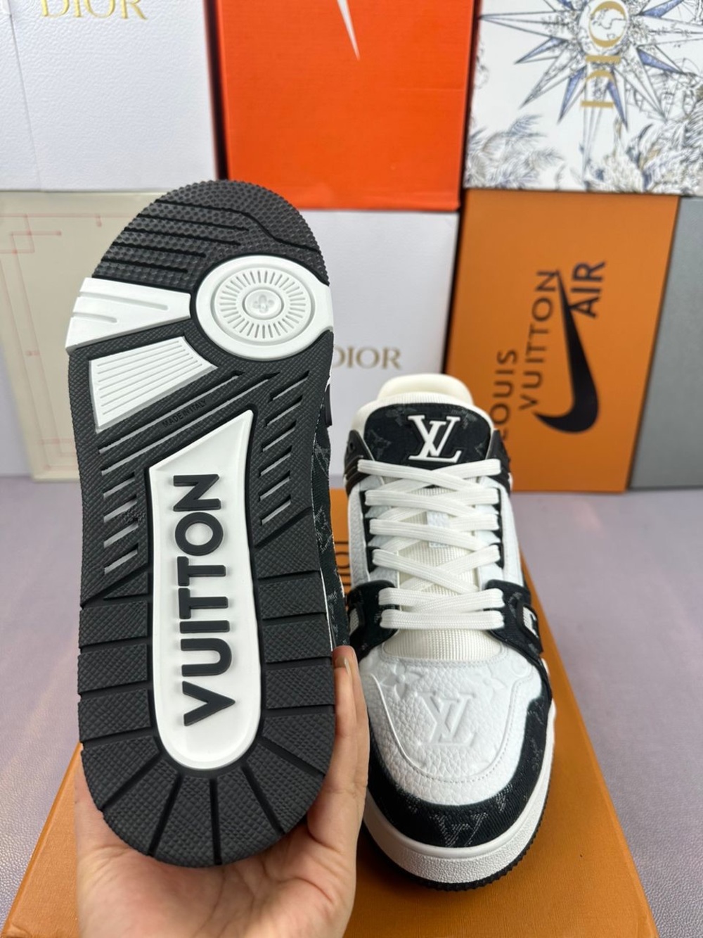 Louis Vuitton Black & White LV Arch Light Sneakers - Picture 3 of 9